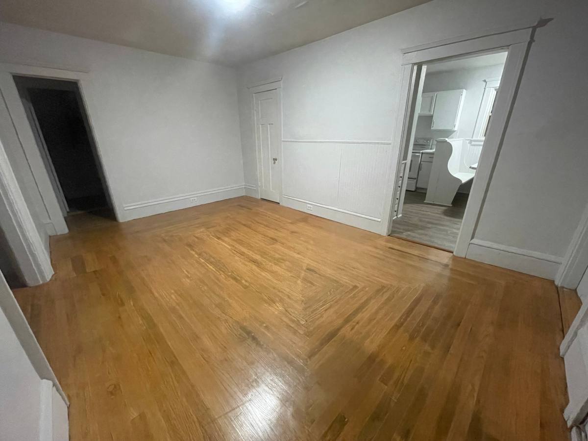 Apartment for rent at 713 1st St #1, Jackson, MI 49203