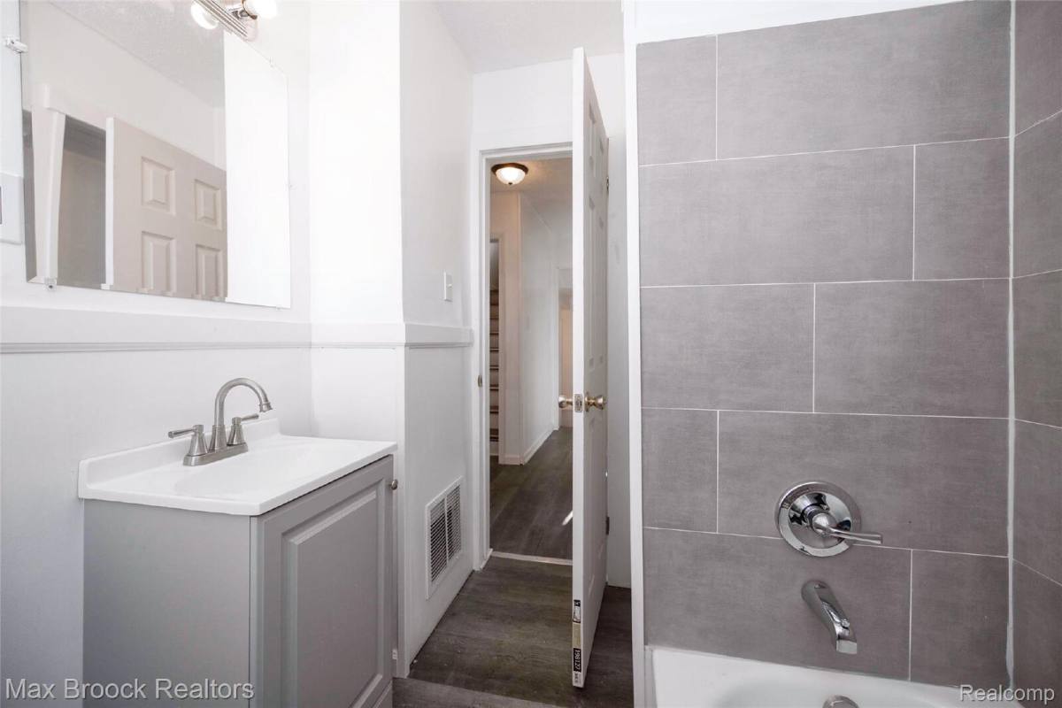 House for rent at 20059 Bloom St, Detroit, MI 48234