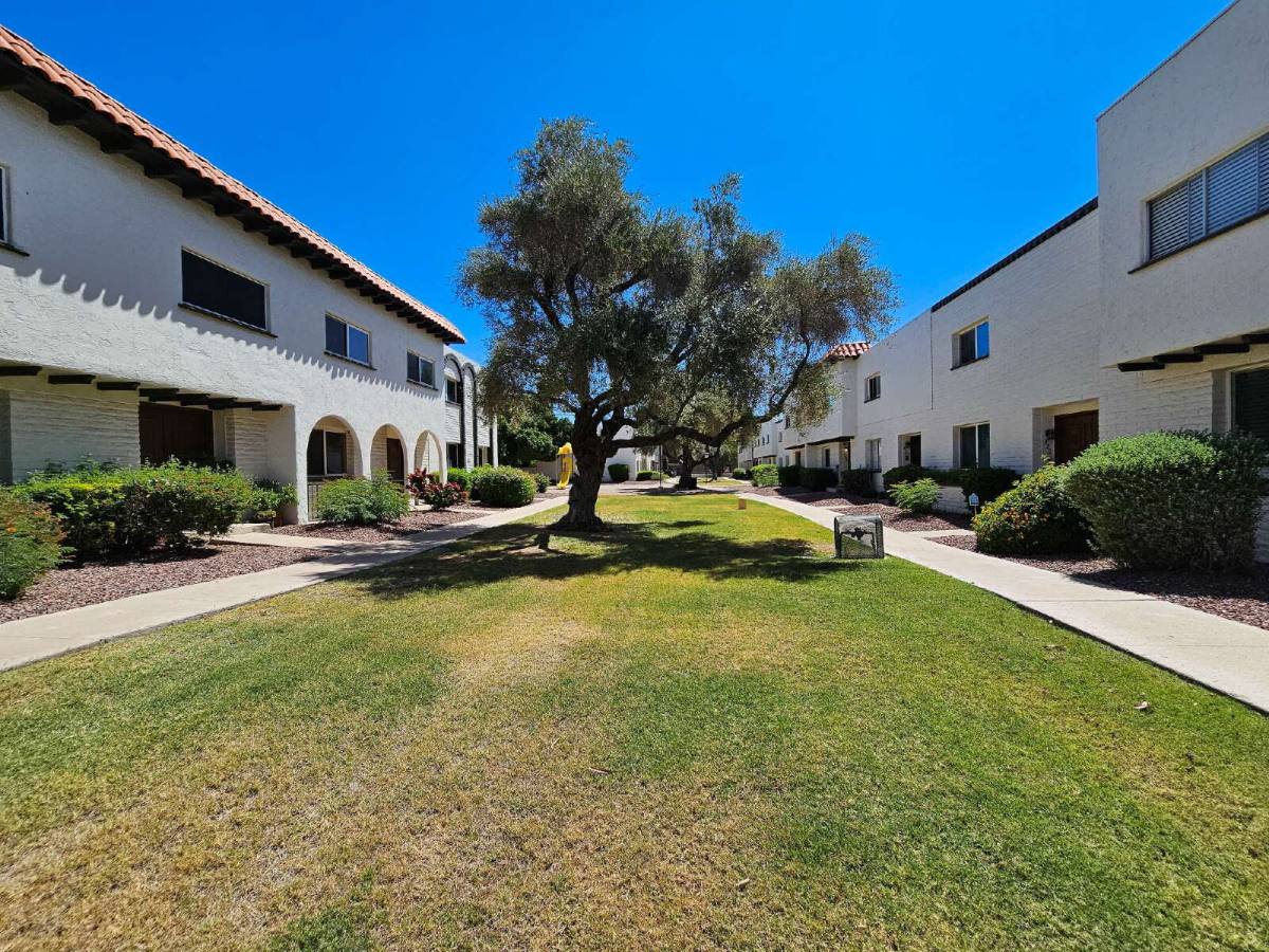 Townhouse for rent at 4217 N Miller Rd, Scottsdale, AZ 85251