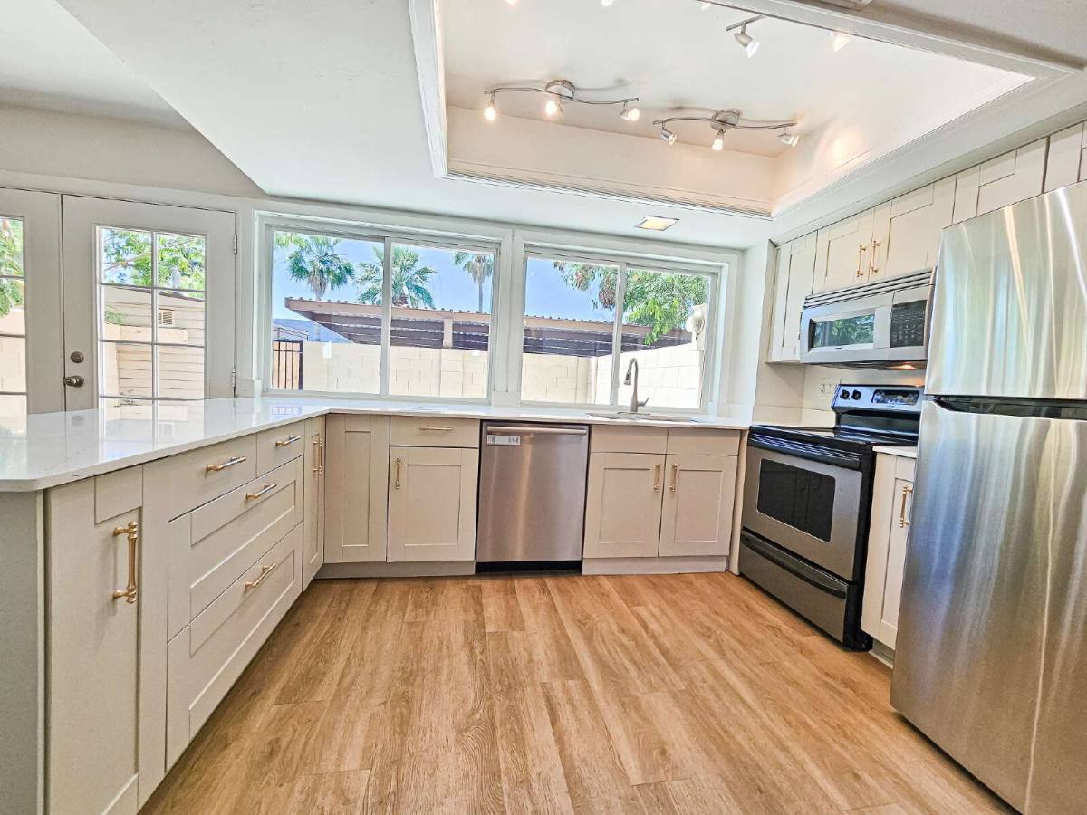Townhouse for rent at 4217 N Miller Rd, Scottsdale, AZ 85251