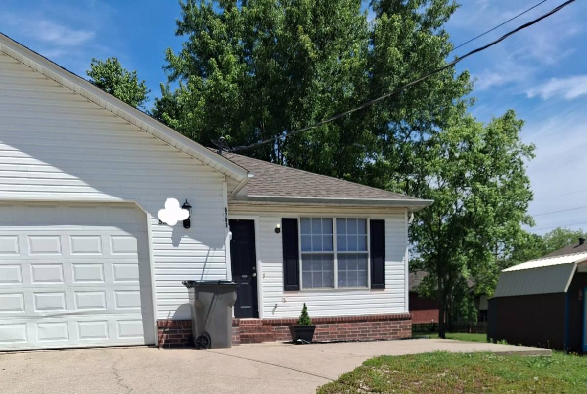 Apartment for rent at 5703 Cedar St, Paragould, AR 72450