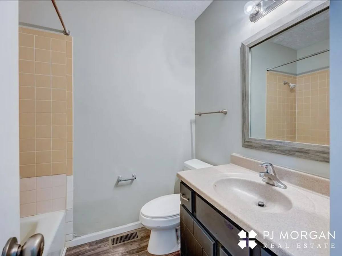 House for rent at 8903 Florence Dr, Bellevue, NE 68147