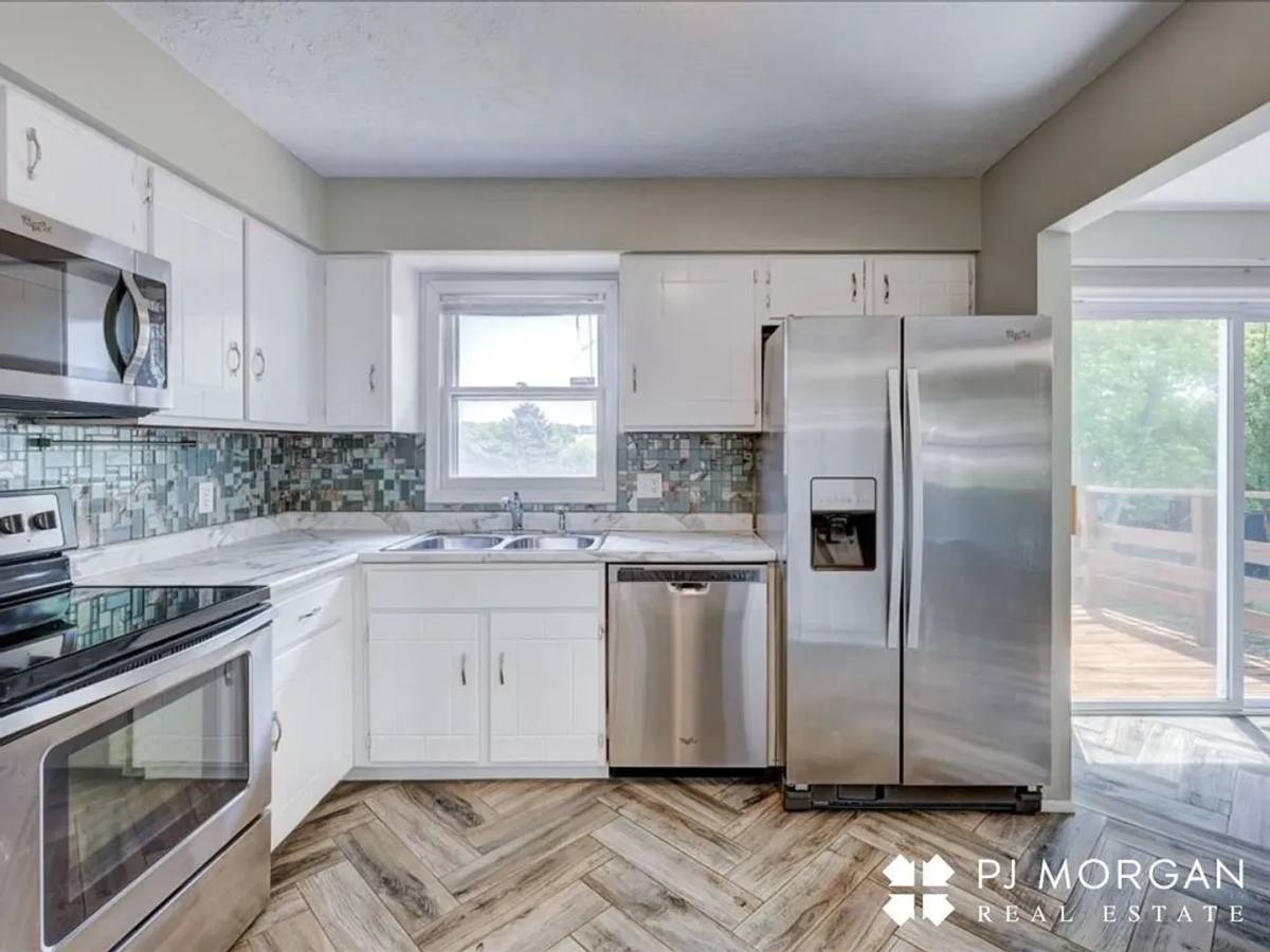 House for rent at 8903 Florence Dr, Bellevue, NE 68147