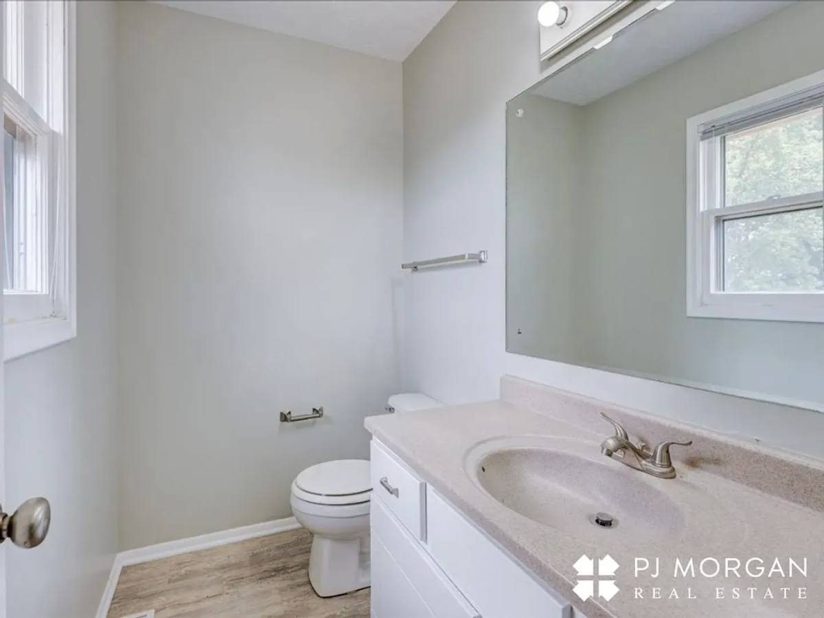 House for rent at 8903 Florence Dr, Bellevue, NE 68147