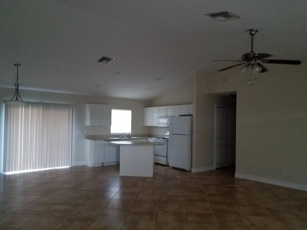 House for rent at 213 Blackstone Dr, Fort Myers, FL 33913
