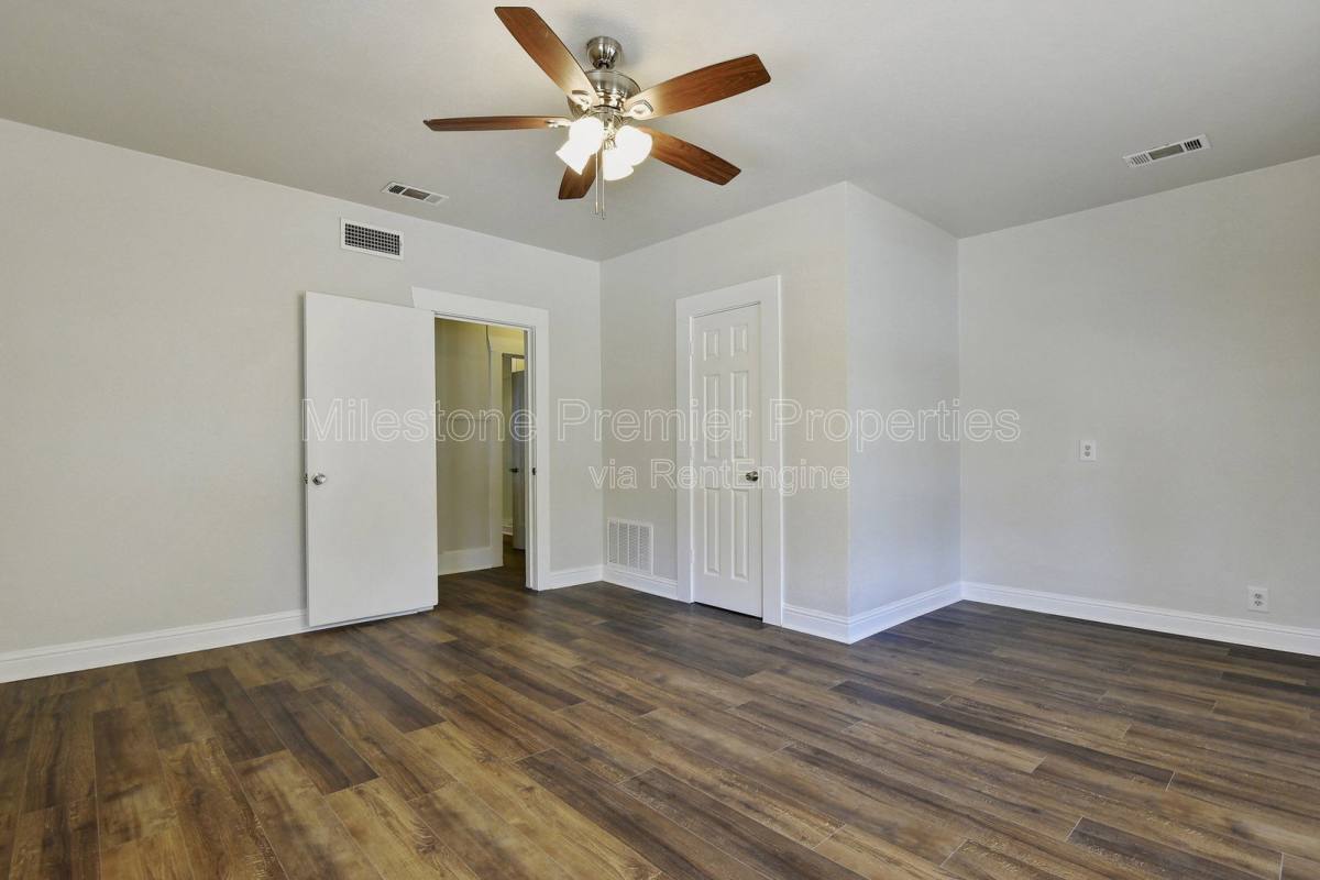 House for rent at 1115 S Rusk Ave, Denison, TX 75020