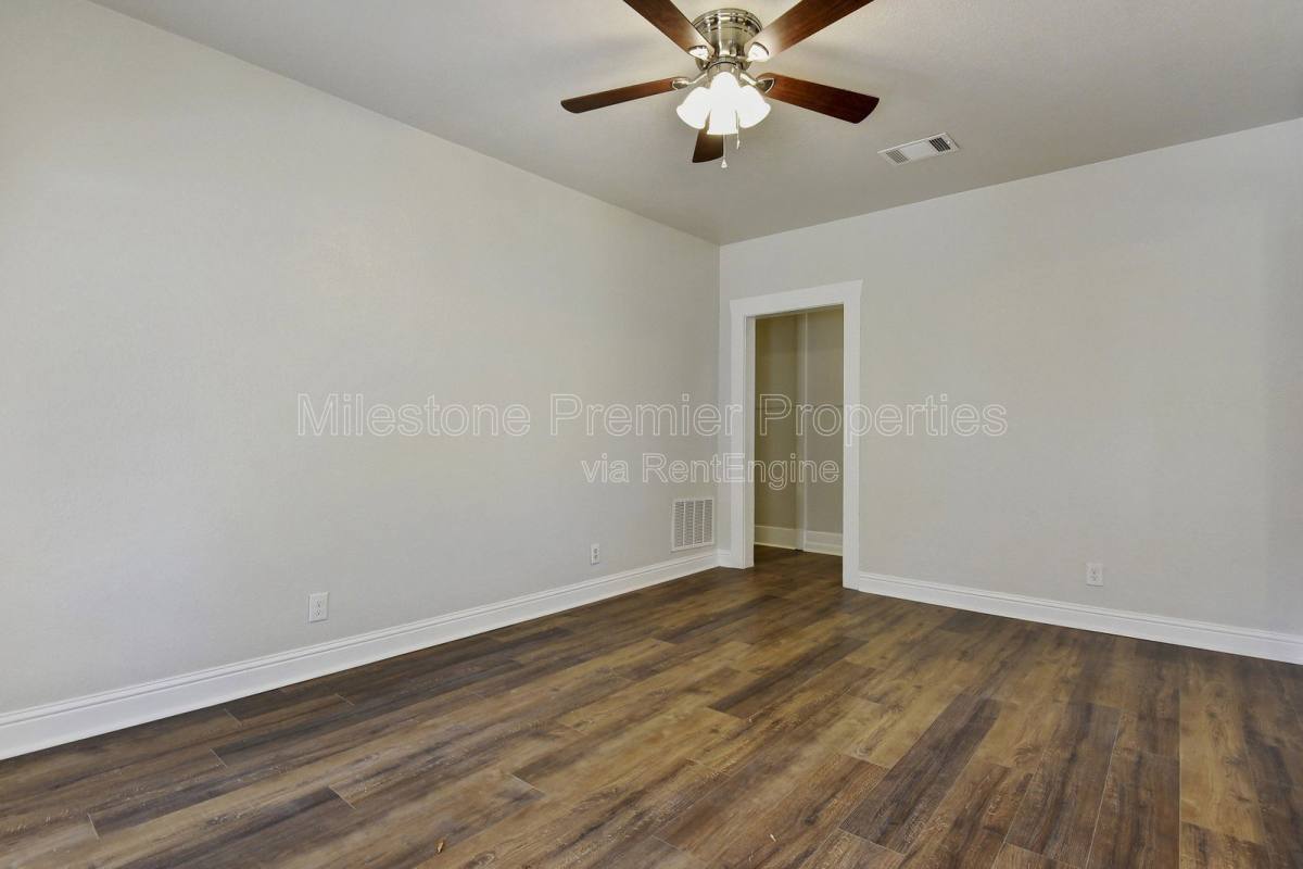 House for rent at 1115 S Rusk Ave, Denison, TX 75020