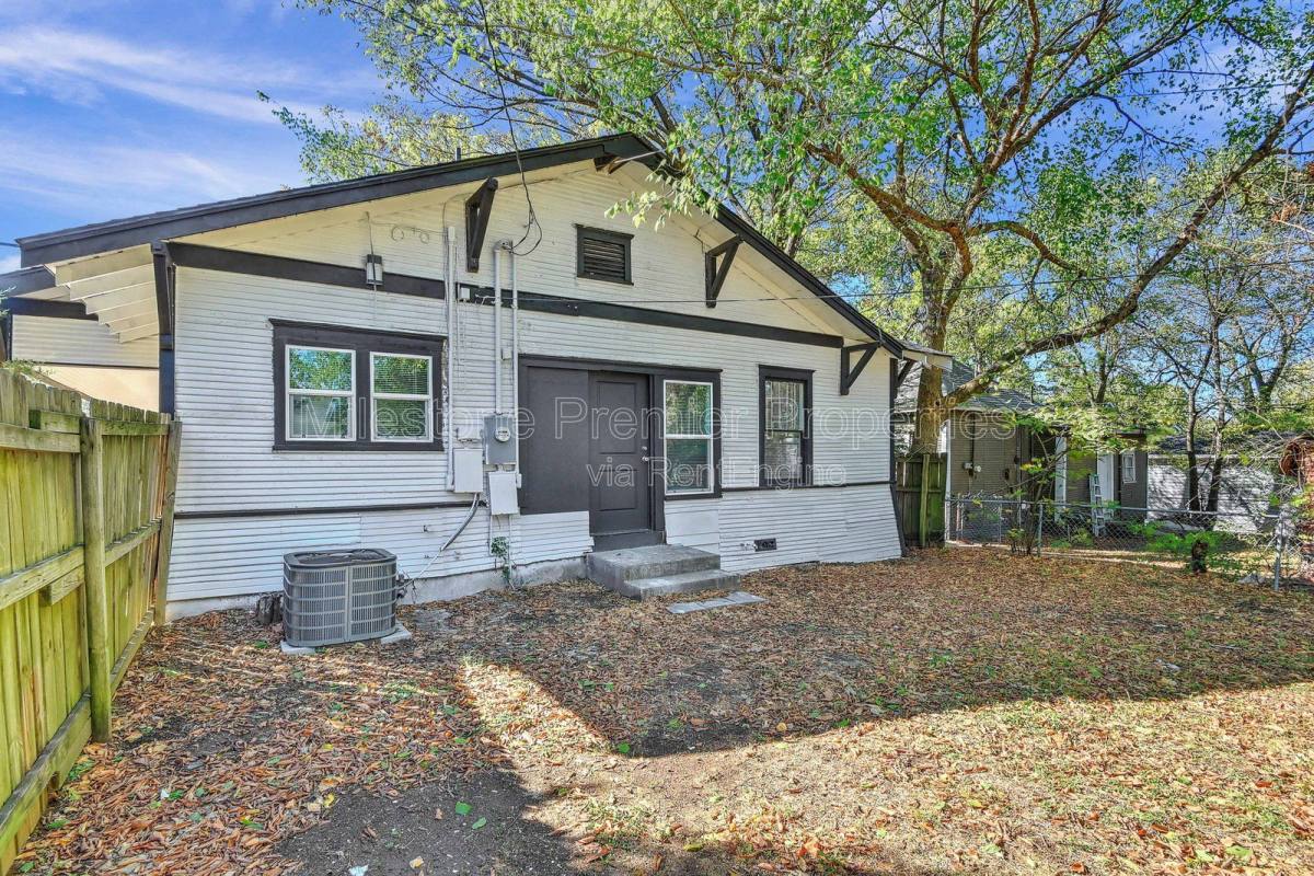 House for rent at 1115 S Rusk Ave, Denison, TX 75020