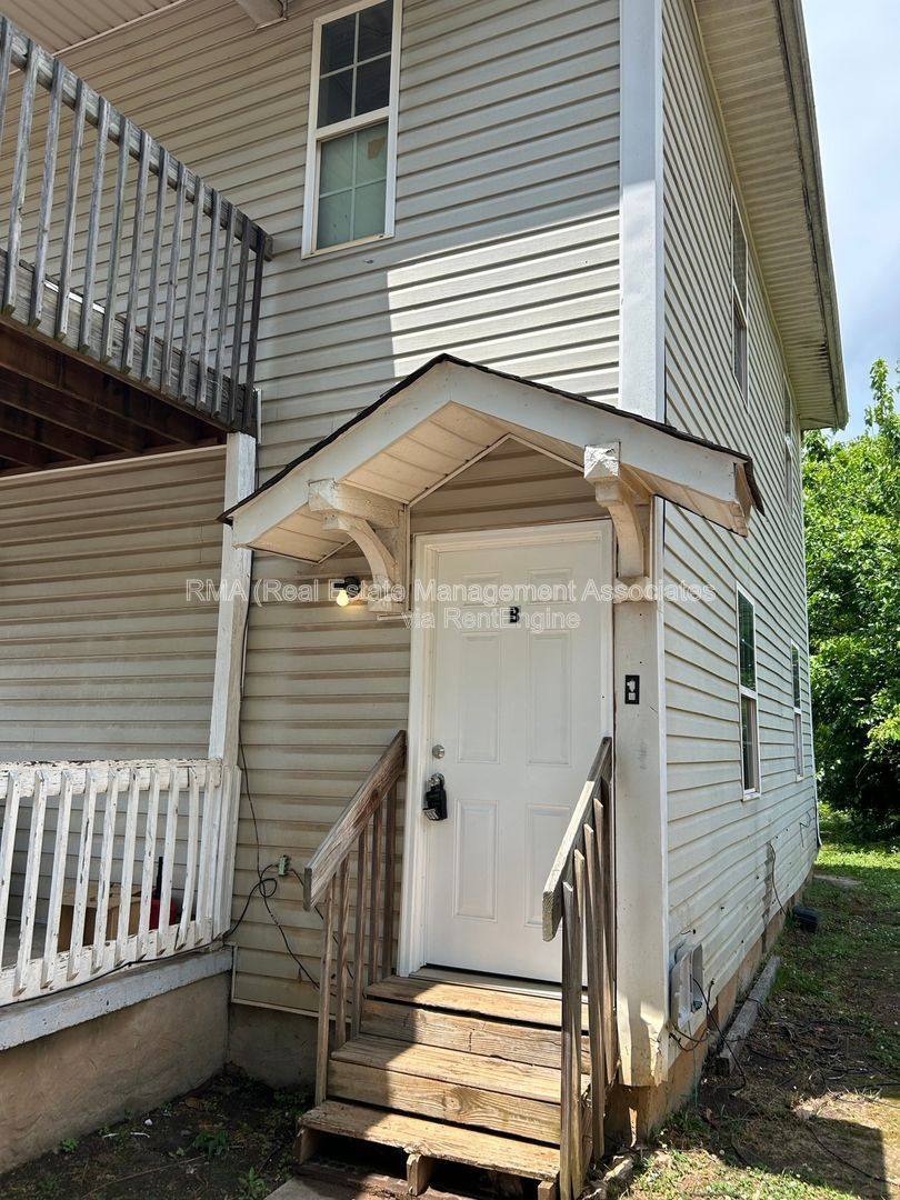 Apartment for rent at 113 W Tinsley St #B, Griffin, GA 30223