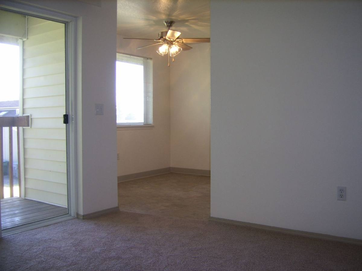 Apartment for rent at 1175 Pine Meadow Dr SE, Albany, OR 97322
