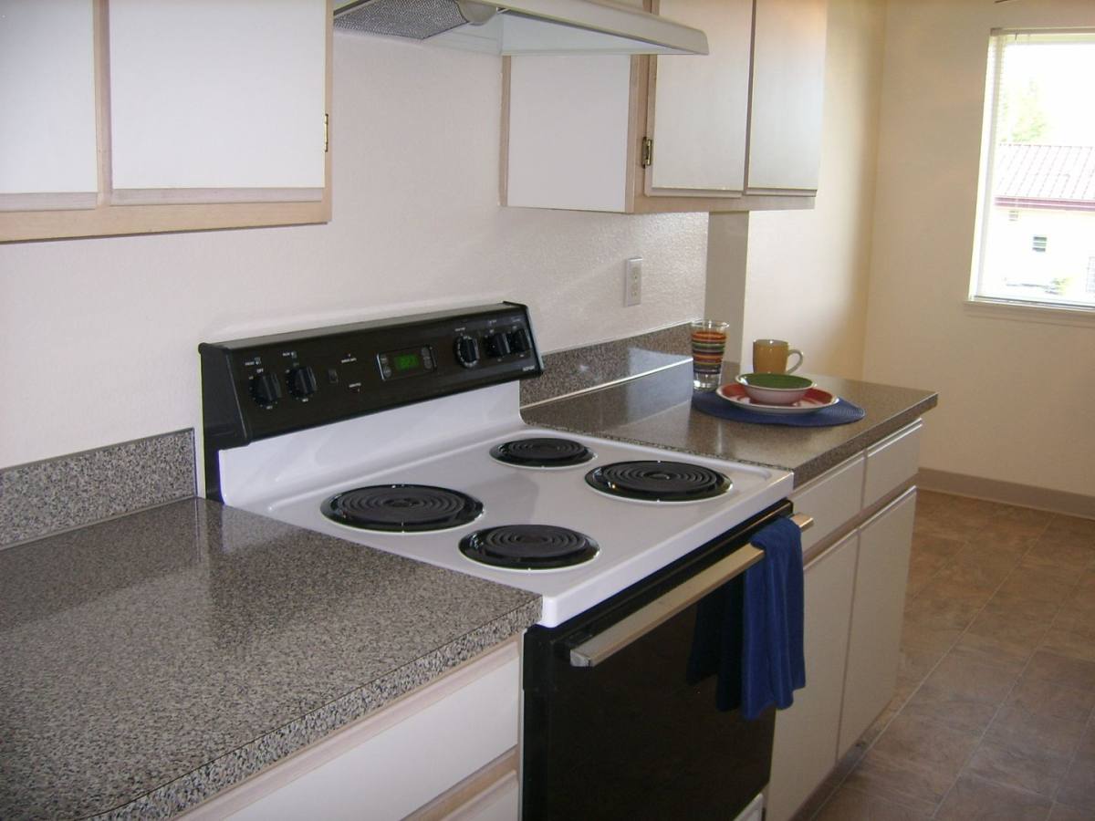 Apartment for rent at 1175 Pine Meadow Dr SE, Albany, OR 97322
