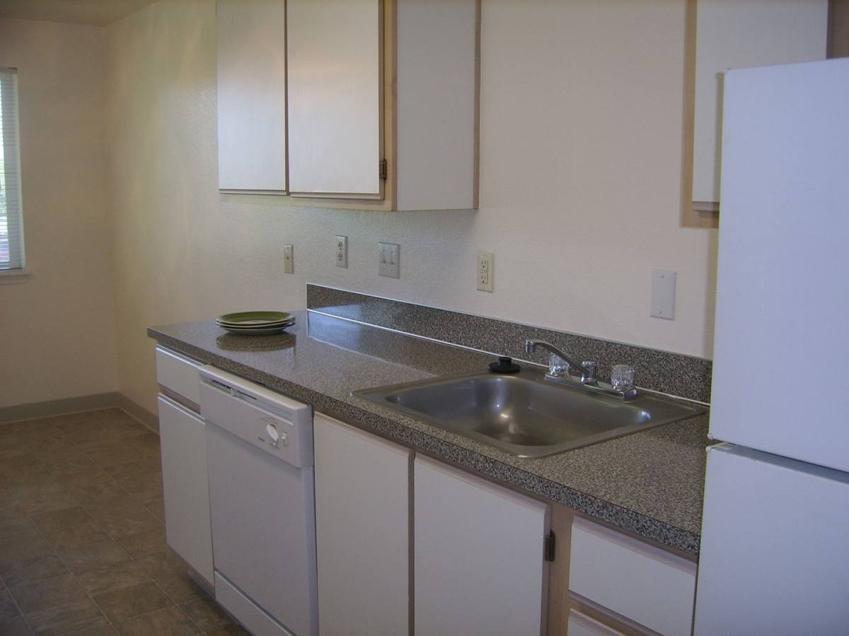 Apartment for rent at 1175 Pine Meadow Dr SE, Albany, OR 97322