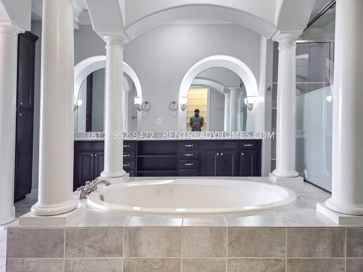House for rent at 509 Rockingham Dr, Irving, TX 75063