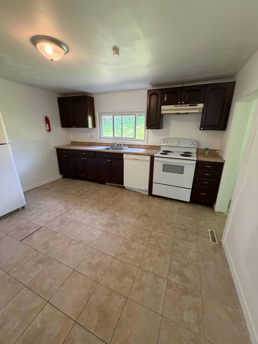 Apartment for rent at 141 Maple St #B, Frostburg, MD 21532