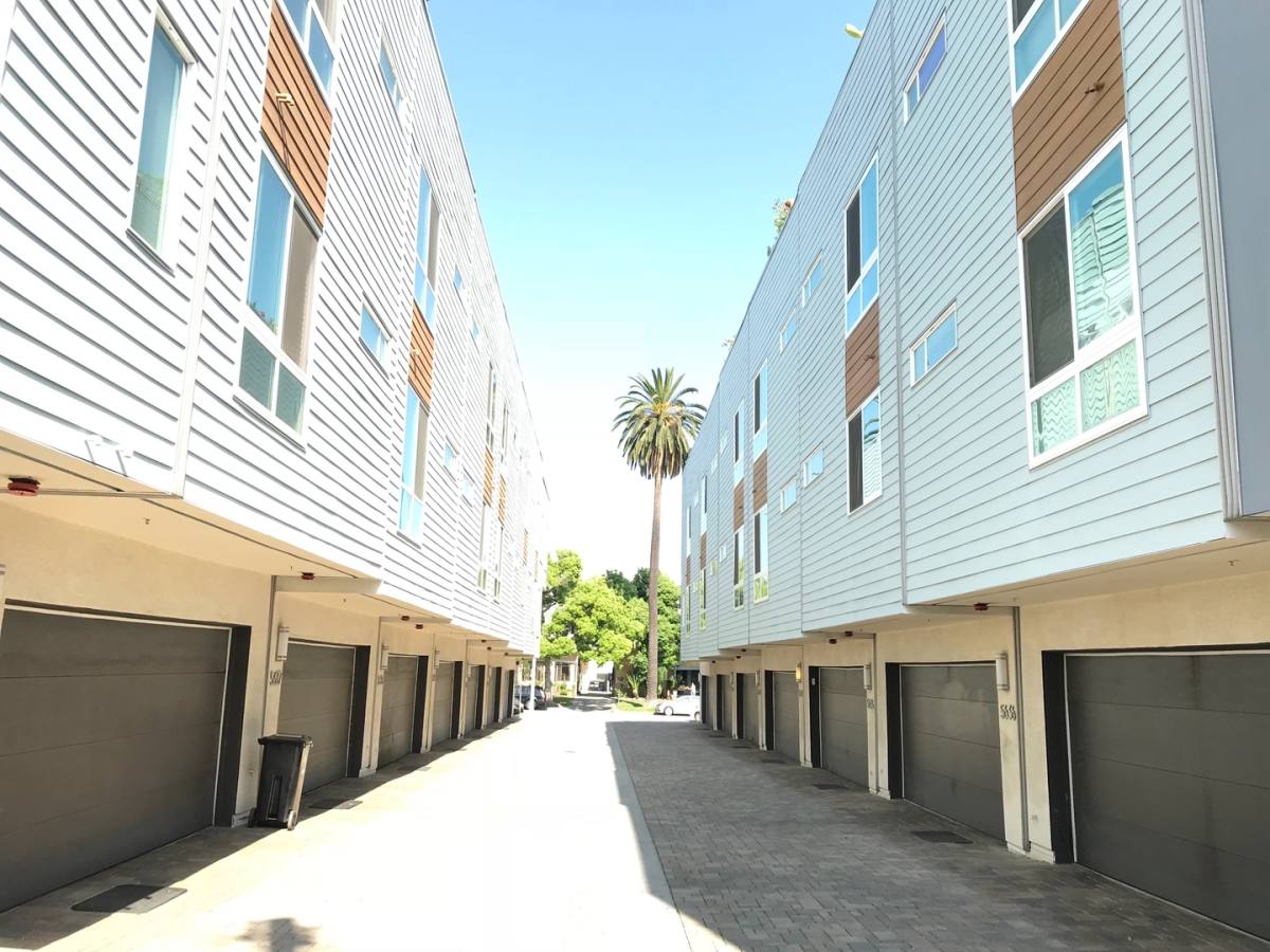 House for rent at 5628 Observation Lane, Los Angeles, CA 90028