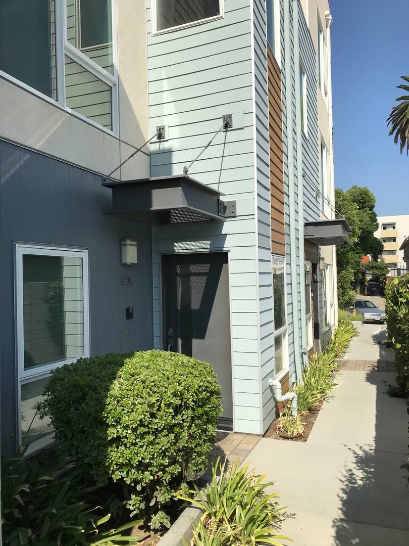 House for rent at 5628 Observation Lane, Los Angeles, CA 90028