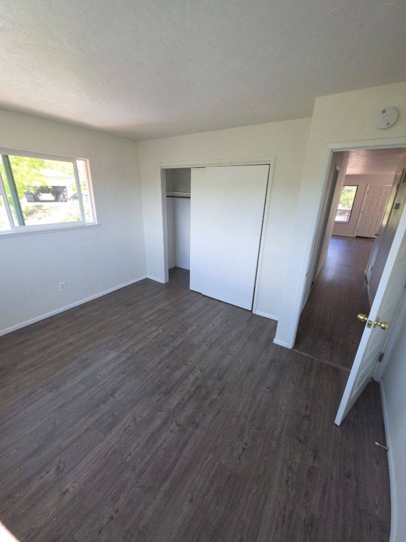 House for rent at 9247 Fairway Dr, Kelseyville, CA 95451