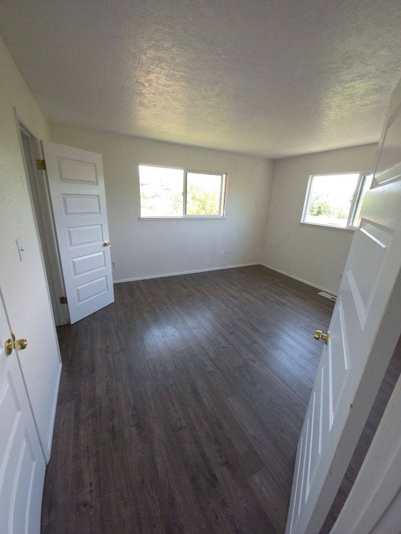 House for rent at 9247 Fairway Dr, Kelseyville, CA 95451
