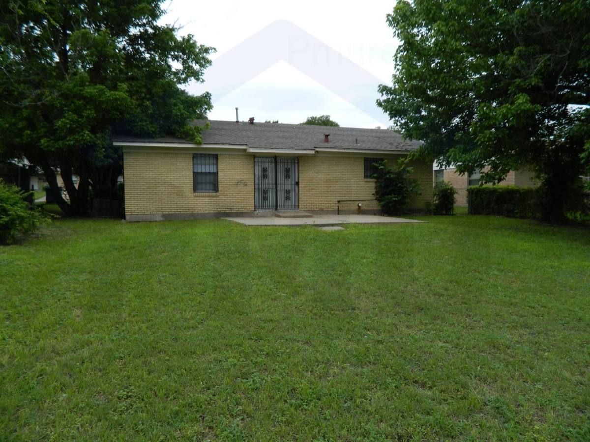 House for rent at 7826 Overridge Dr, Dallas, TX 75232