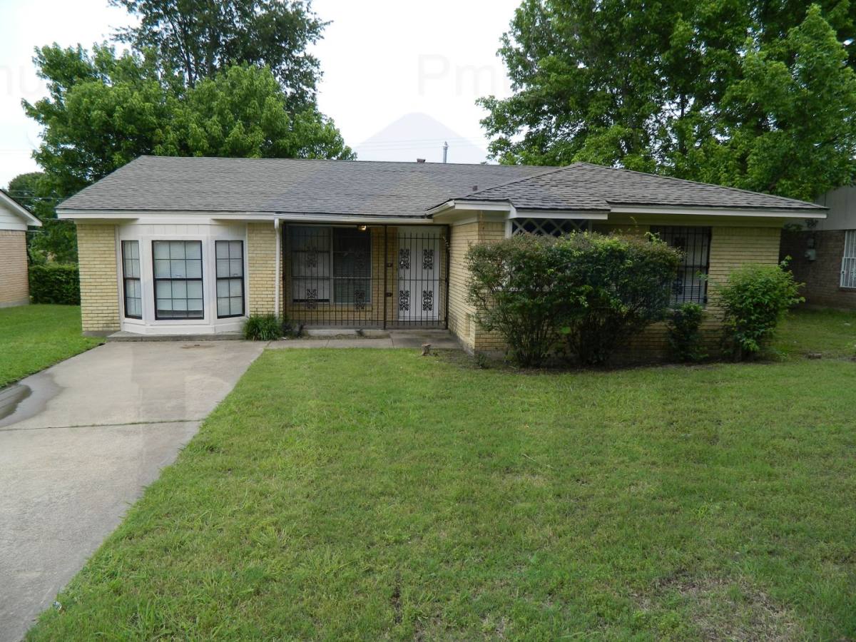 House for rent at 7826 Overridge Dr, Dallas, TX 75232