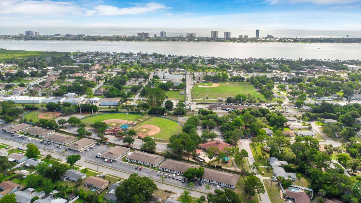 Apartment for rent at 1717 Eastern Rd, Daytona Beach, FL 32119