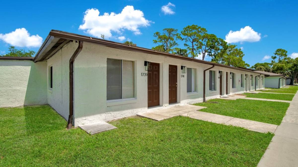 Apartment for rent at 1717 Eastern Rd, Daytona Beach, FL 32119