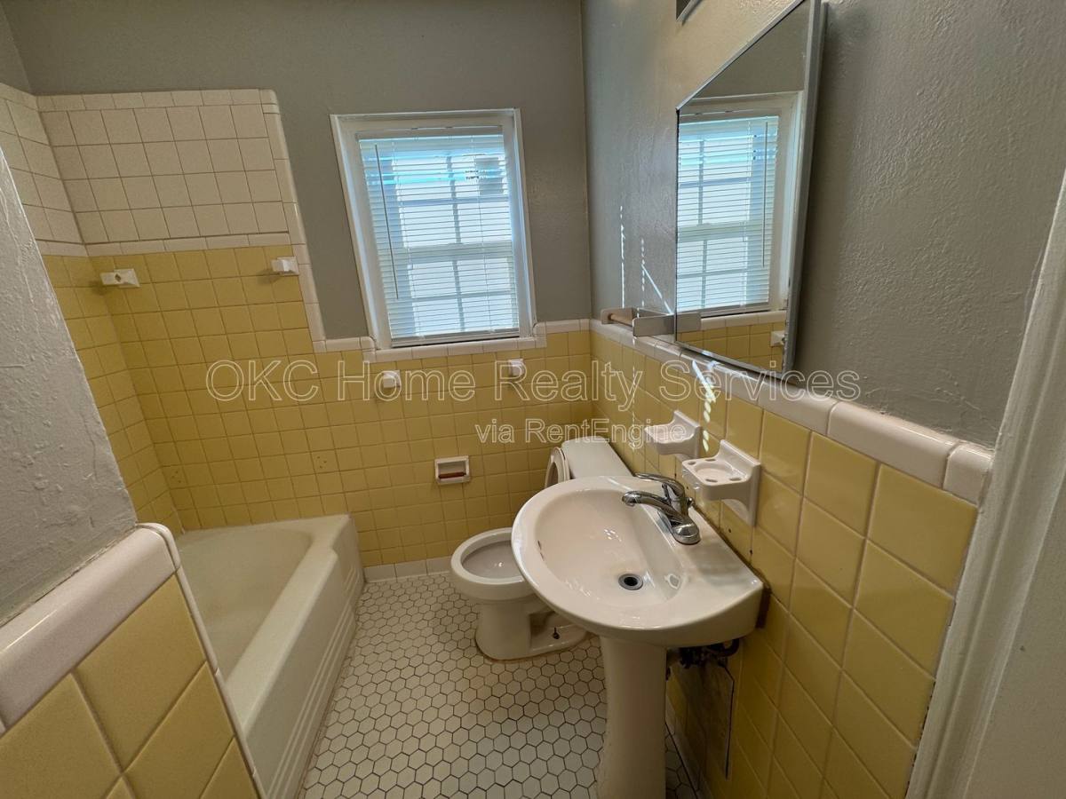House for rent at 1516 Park Circle, Oklahoma City, OK 73111