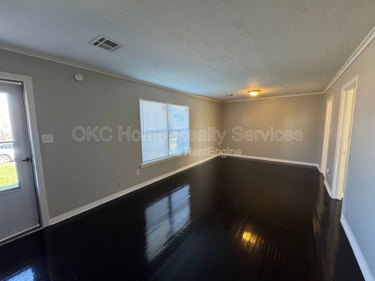 House for rent at 1516 Park Circle, Oklahoma City, OK 73111