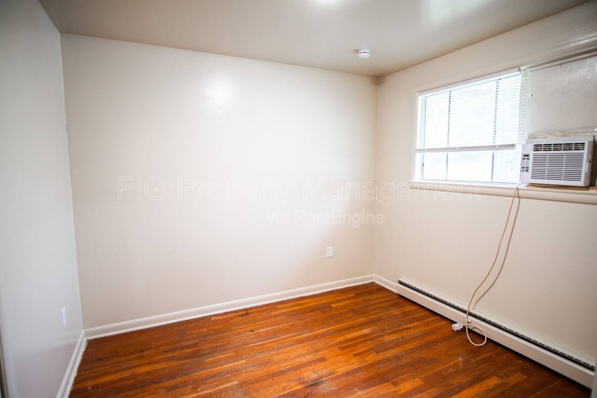 Apartment for rent at 127 Upper Airbase Lane #6, Briceville, TN 37710