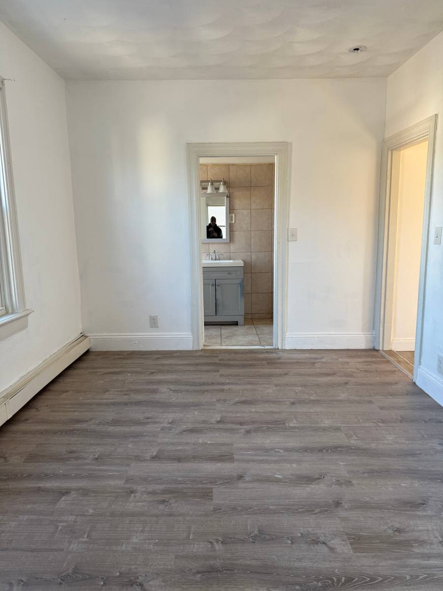 Apartment for rent at 635 Fall River Ave #2B, Seekonk, MA 02771
