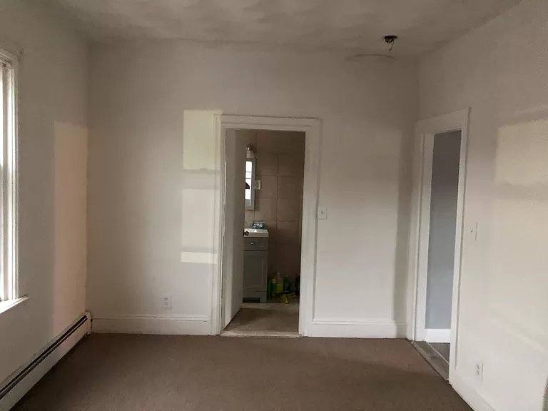 Apartment for rent at 635 Fall River Ave #2B, Seekonk, MA 02771