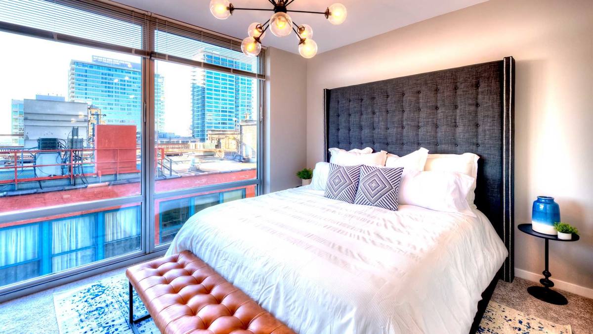 Apartment for rent at 726 S Clark, Chicago, IL 60605