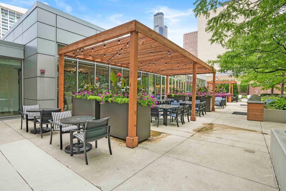 Apartment for rent at 726 S Clark, Chicago, IL 60605