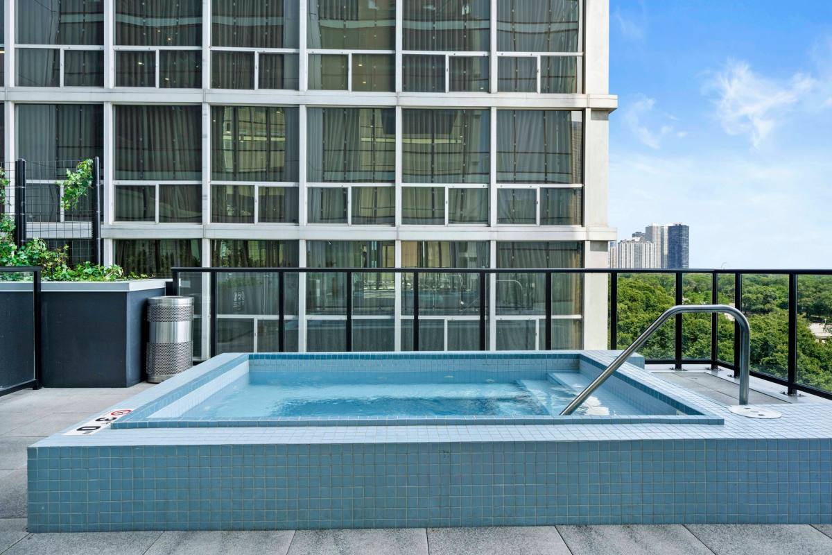 Apartment for rent at 838 S Michigan Ave, Chicago, IL 60605