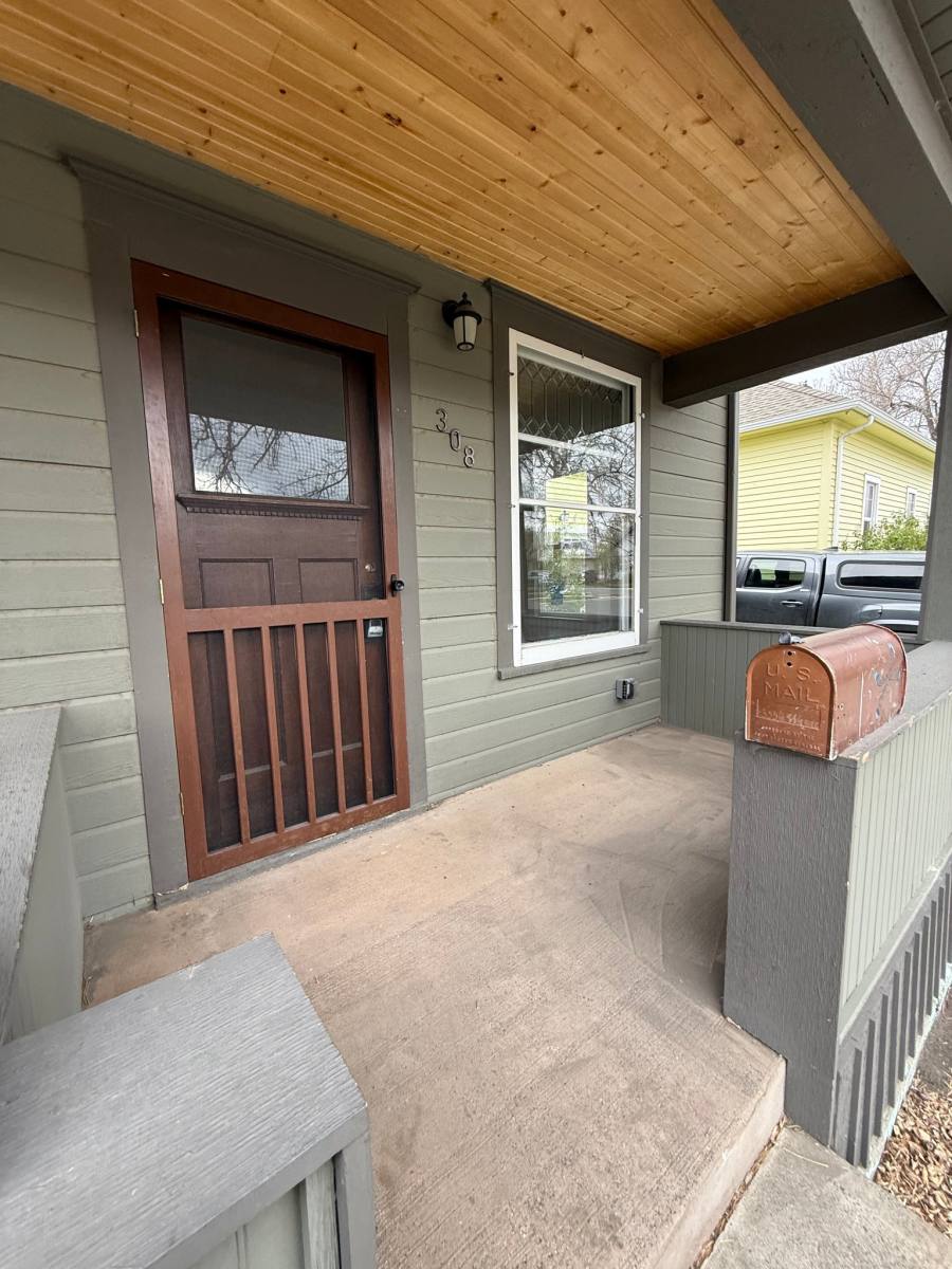 Townhouse for rent at 308 E Callendar St, Livingston, MT 59047