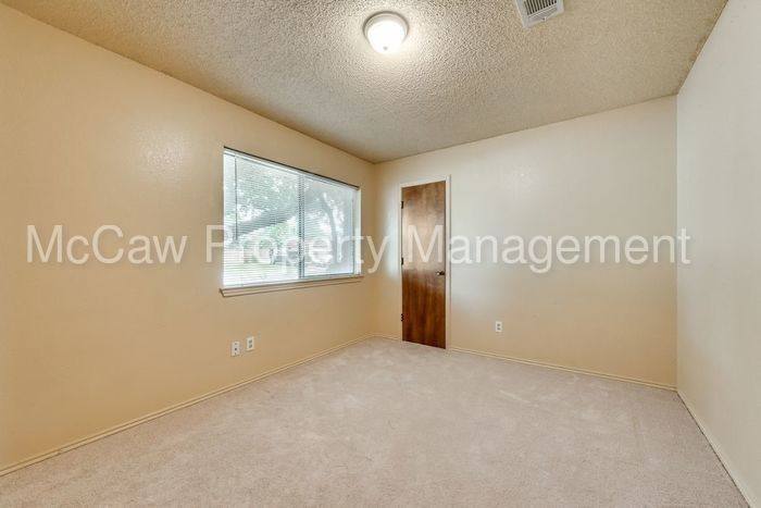 House for rent at 2913 Green Ridge St, Fort Worth, TX 76133