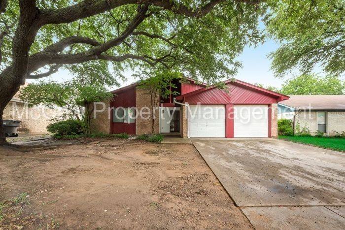 House for rent at 2913 Green Ridge St, Fort Worth, TX 76133