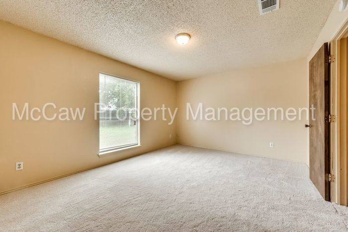 House for rent at 2913 Green Ridge St, Fort Worth, TX 76133