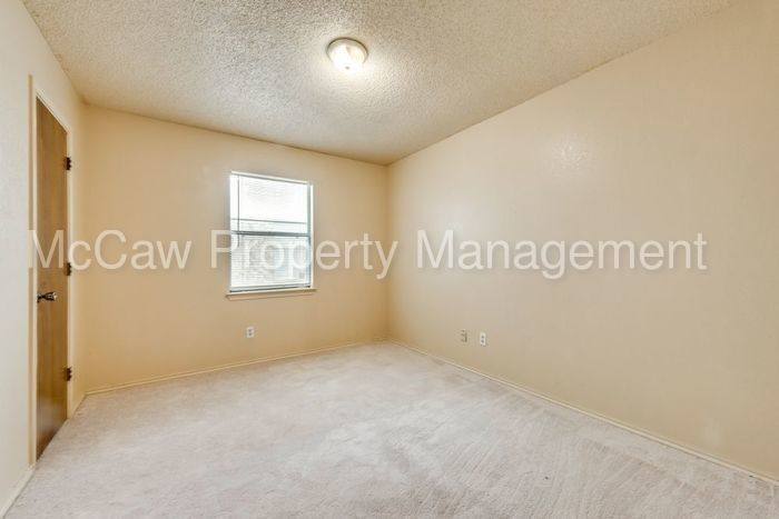 House for rent at 2913 Green Ridge St, Fort Worth, TX 76133
