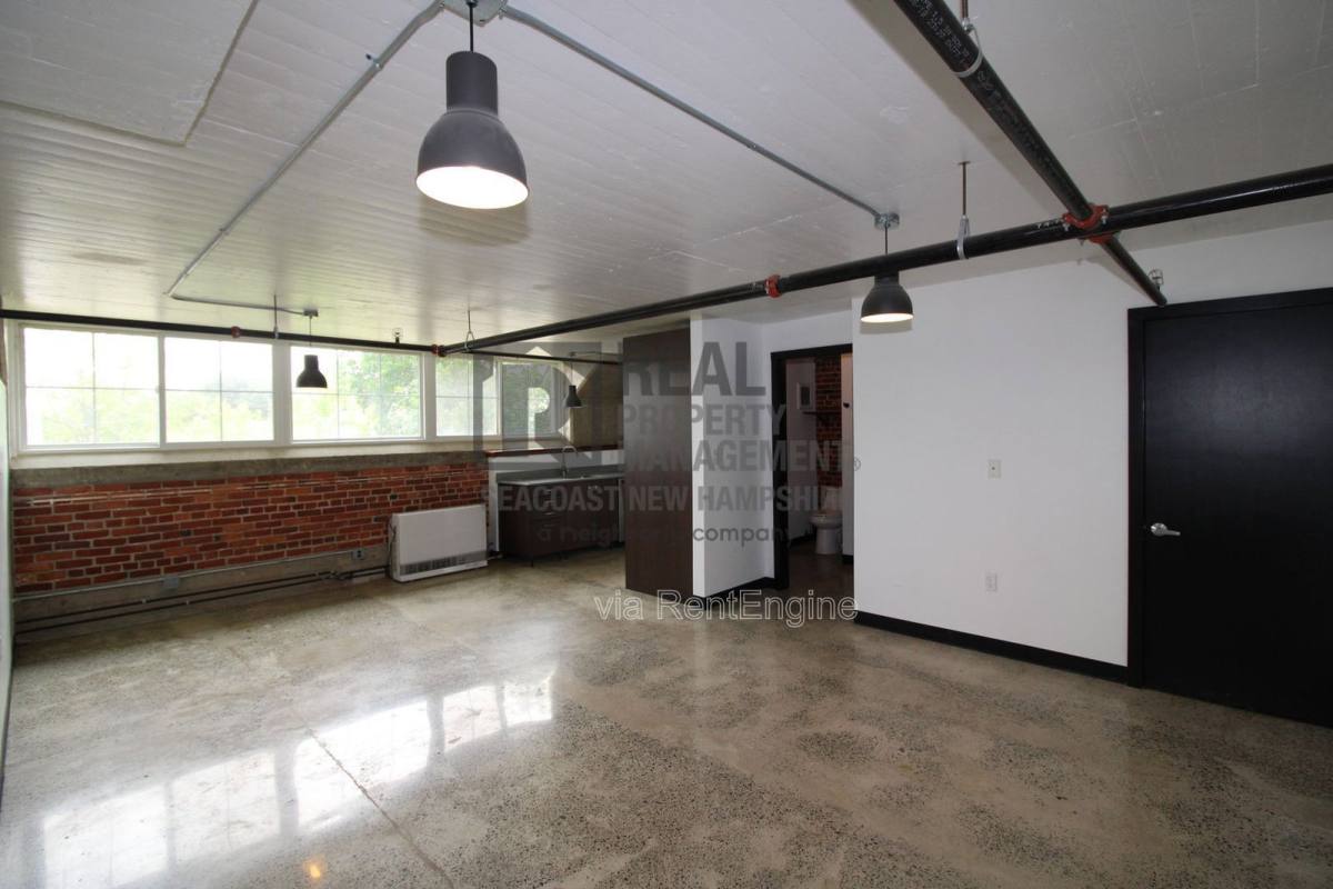 Apartment for rent at 710 Main St #3 C, Rollinsford, NH 03869