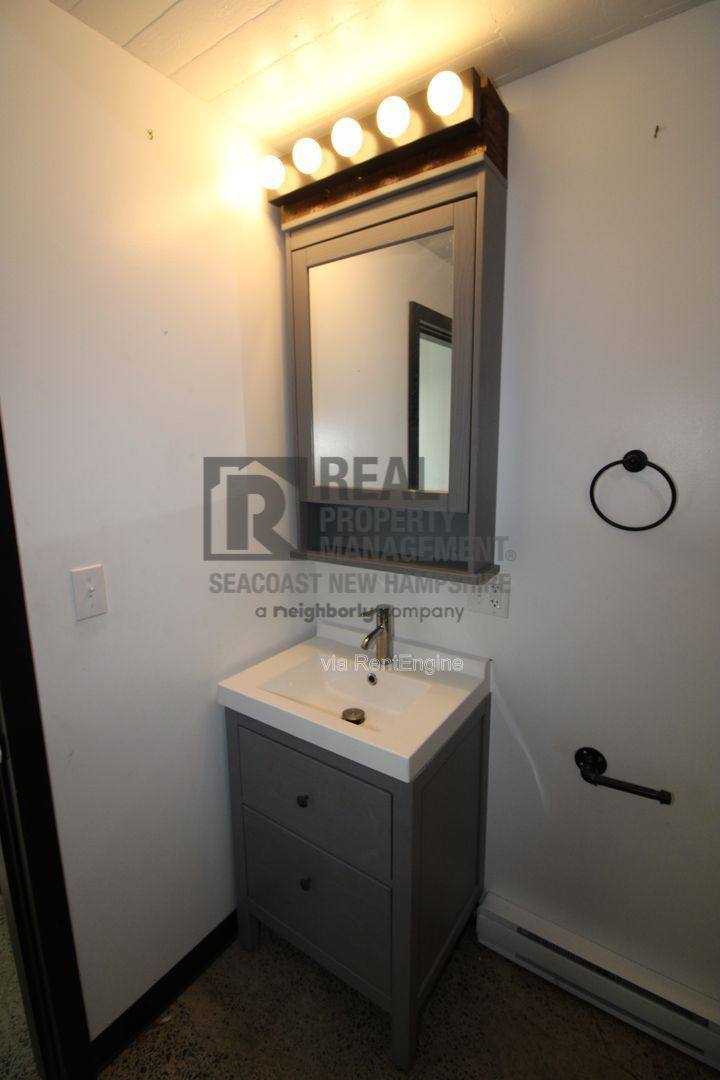 Apartment for rent at 710 Main St #3 C, Rollinsford, NH 03869