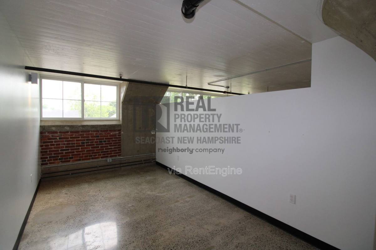 Apartment for rent at 710 Main St #3 C, Rollinsford, NH 03869