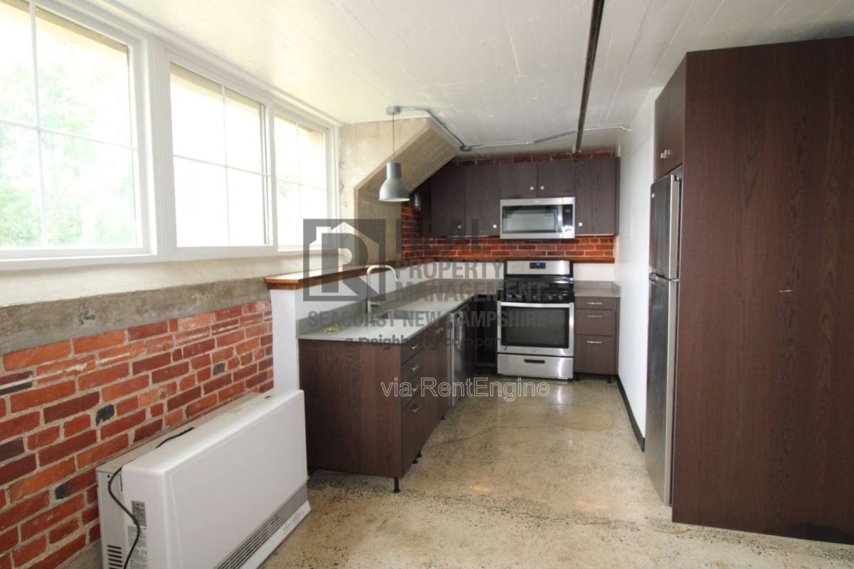 Apartment for rent at 710 Main St #3 C, Rollinsford, NH 03869