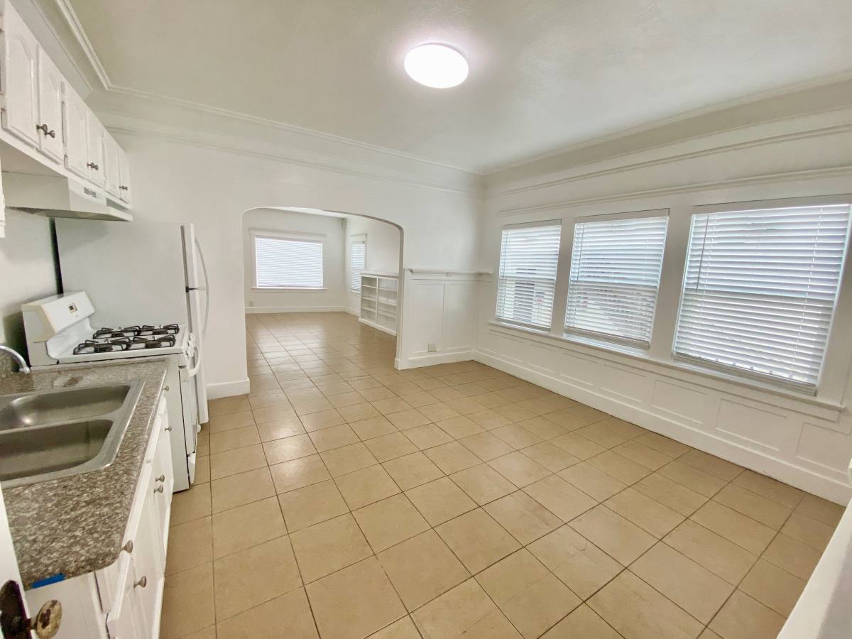 Apartment for rent at 2921 Van Buren Place, Los Angeles, CA 90007
