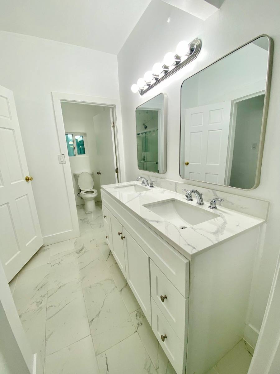 Apartment for rent at 2921 Van Buren Place, Los Angeles, CA 90007