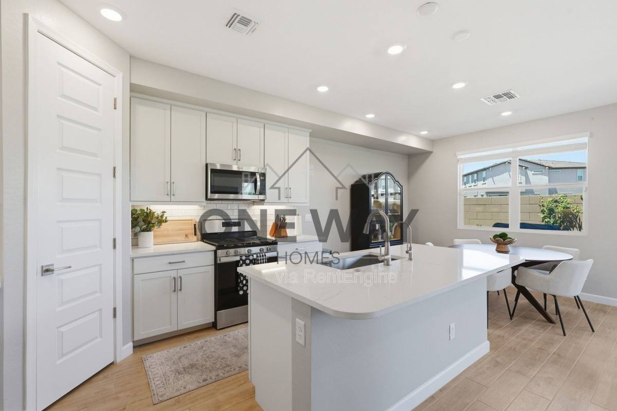 Townhouse for rent at 5832 E Rose Garden Lane, Phoenix, AZ 85054