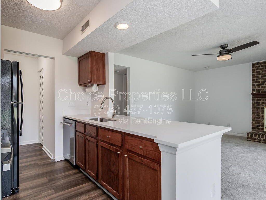 Apartment for rent at 11042 Running Ridge Rd, Charlotte, NC 28226