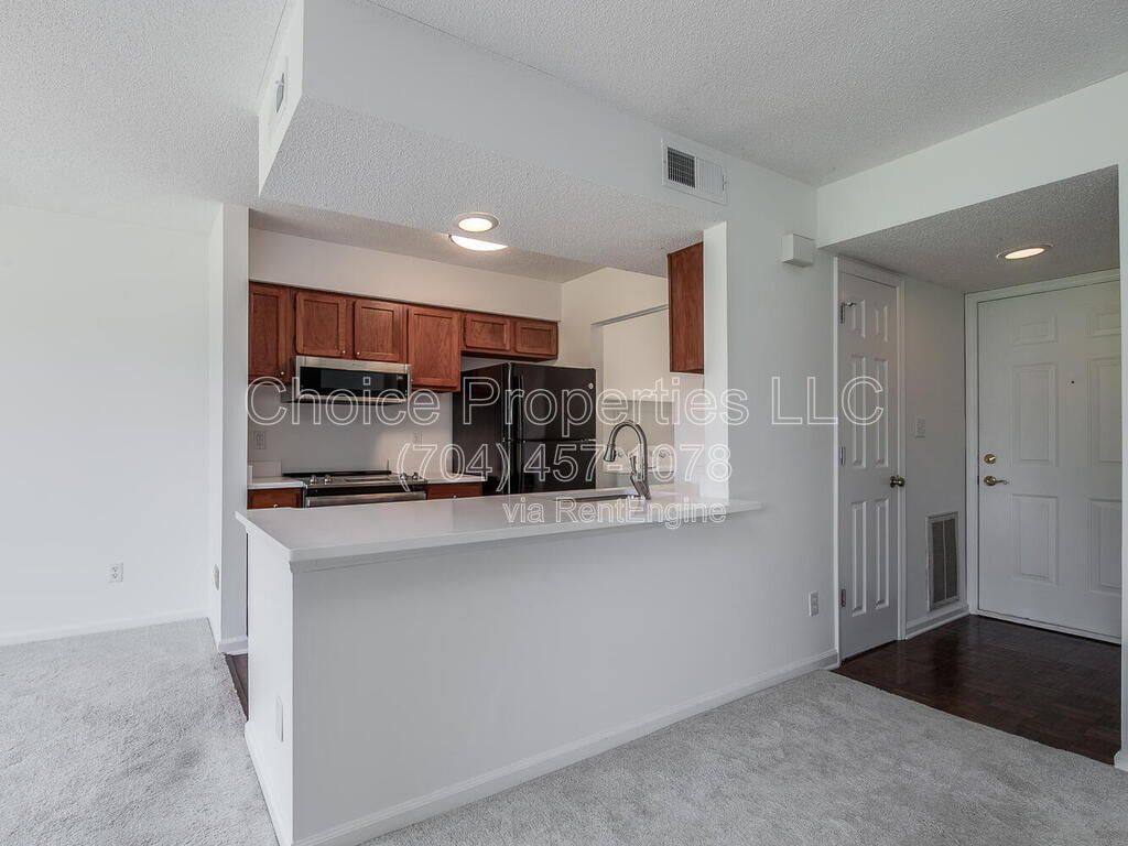 Apartment for rent at 11042 Running Ridge Rd, Charlotte, NC 28226