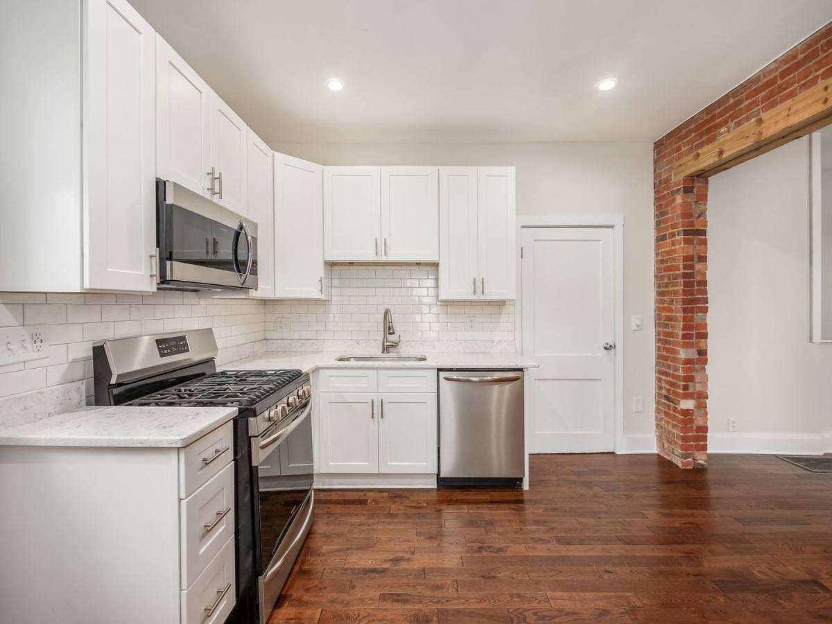 Apartment for rent at 506 S Lazelle St, Columbus, OH 43206