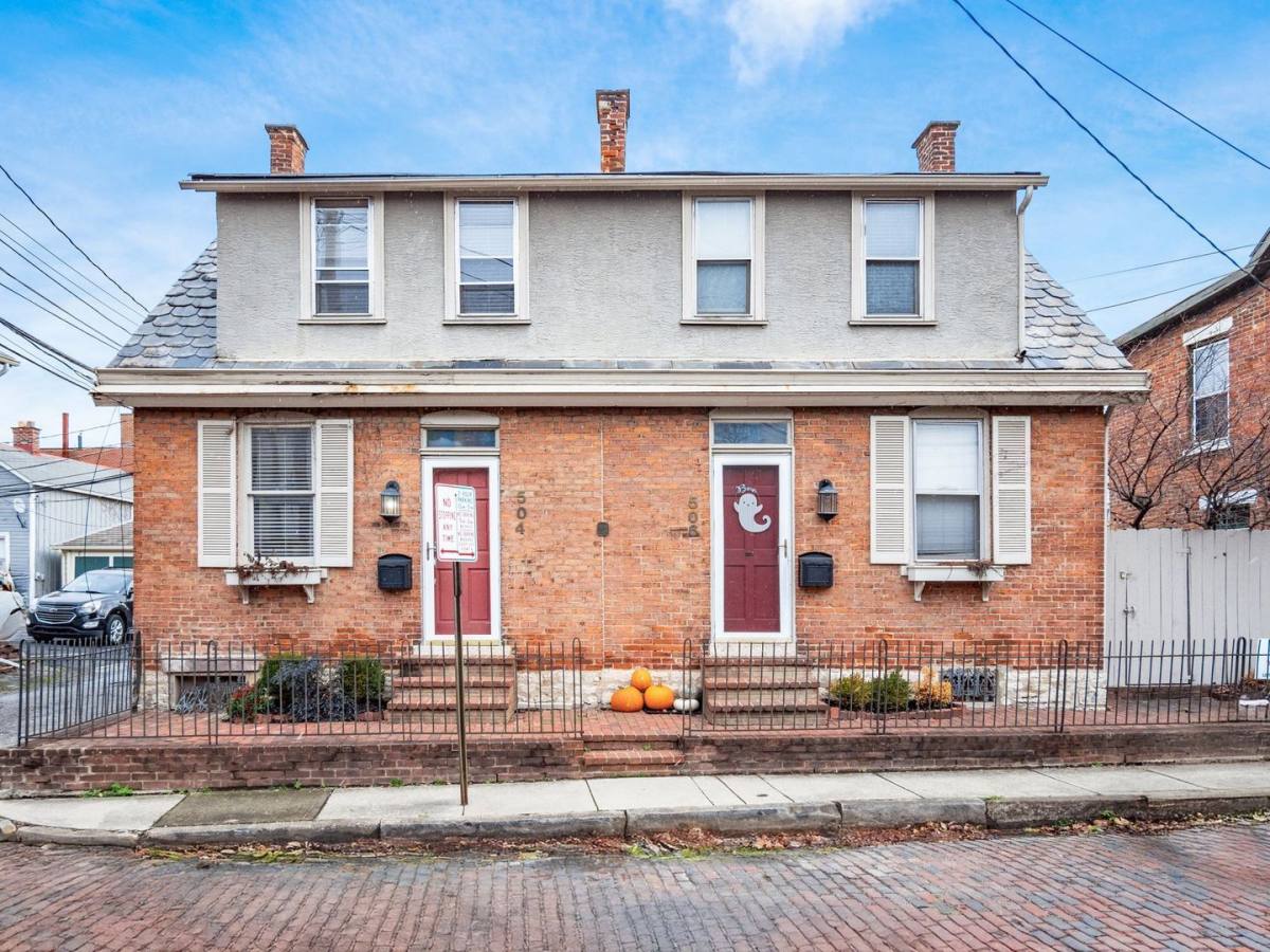 Apartment for rent at 506 S Lazelle St, Columbus, OH 43206